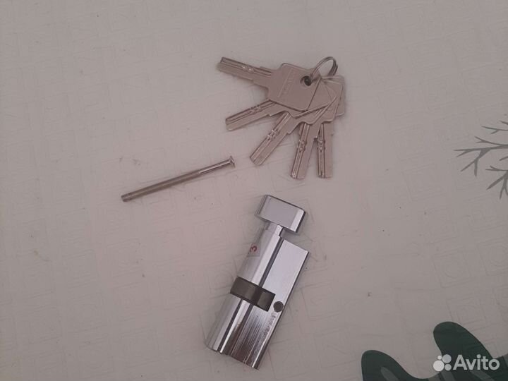 Личинка для замка с вертушкой