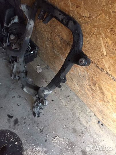 Продам подрамник от Опель астра H 2008 оригинал