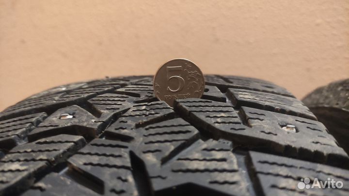 Bridgestone Blizzak Spike-02 185/60 R14 82T