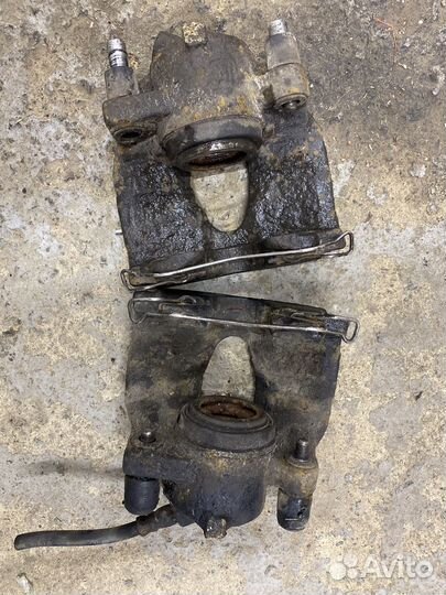 Суппорта передние скобы Рено Меган 2