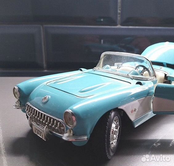 Модель 1:24 Chevrolet Corvette 1957 г