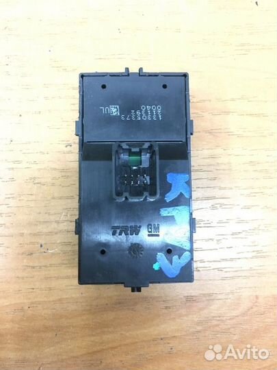 Блок управления стеклоподъемниками Chevrolet Cruze