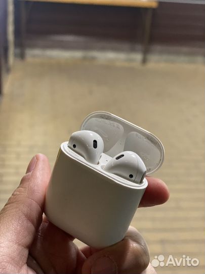 Беспроводные наушники Apple AirPods 2