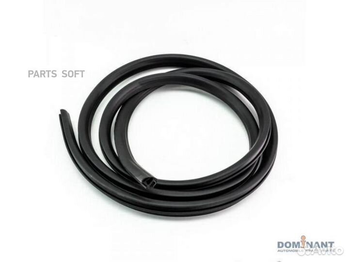 Уплотнитель дверного проёма спереди справа на кузове AW7E008370912B