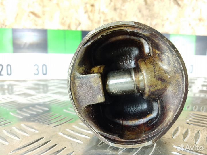 Поршень Opel Omega B