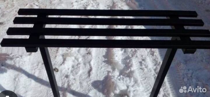 Лавочка на кладбище