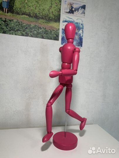 Розовый деревянный человечек IKEA