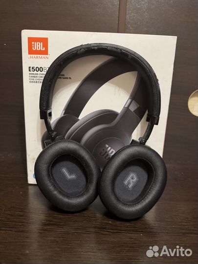 Беспроводные наушники jbl