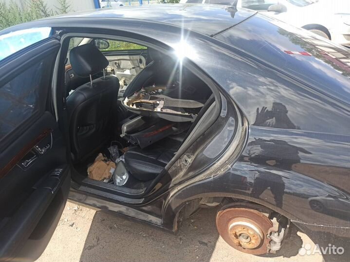 Автомобиль на запчасти Mercedes S-class