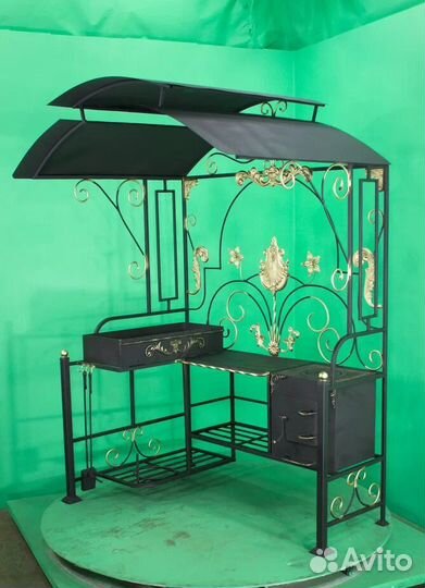 Мангал с крышей