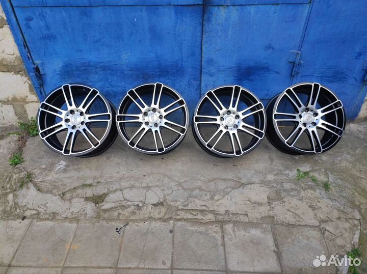 Claus Ettensberger R19; 8J; +43 без пробега по РФ