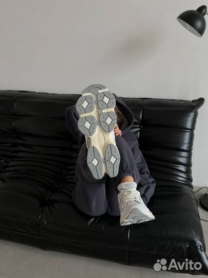 Кроссовки Женские New Balance 9060