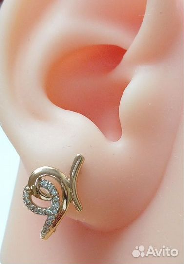 Золотые серьги с камнем