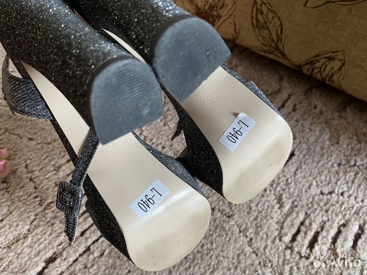Босоножки женские
