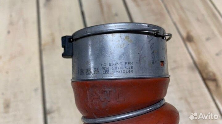 Патрубок интеркулера Bmw 540D G30 B57D30B 2018