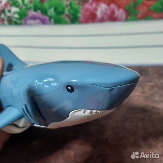 Игрушка Акула робот на радиоуправлении