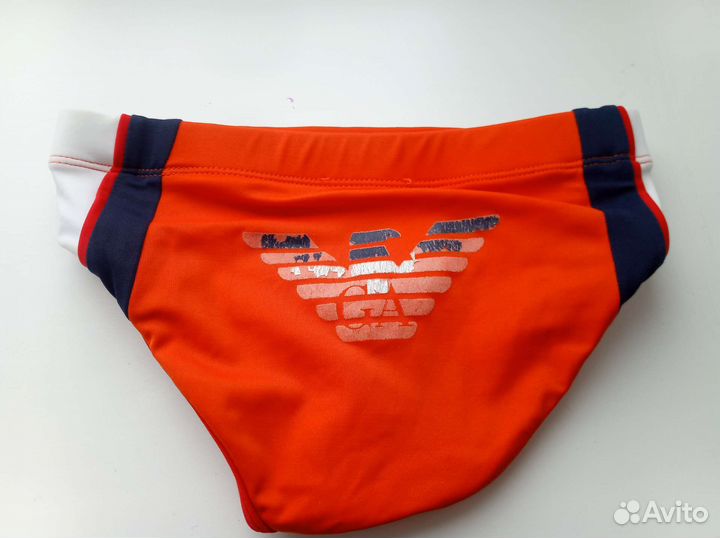 Плавки и костюм для купания