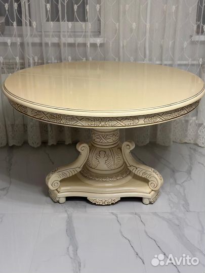 Кухонный стол