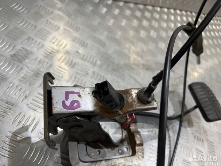 Педаль тормоза Mitsubishi Lancer 9 седан 1.6 2009