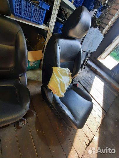 Кресло пассажирское кожа mitsubishi pajero sport 2
