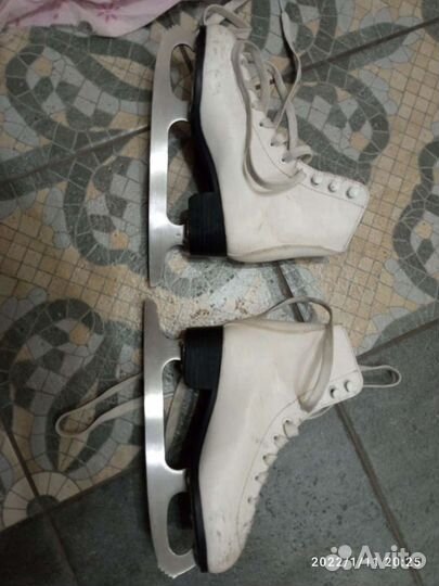 Коньки детские ледовые