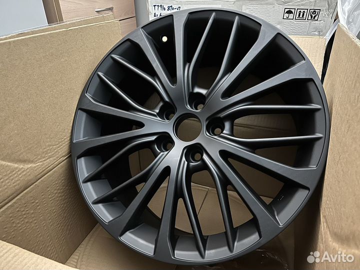 Диски на Toyta Camry Corolla R-18