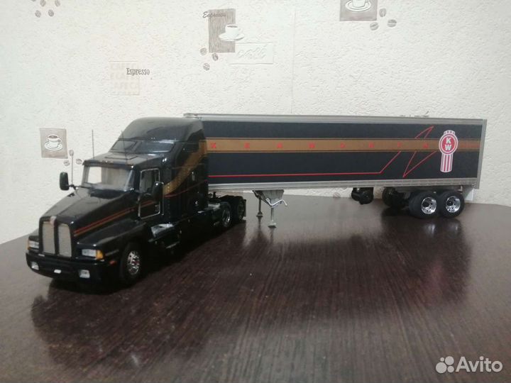 Модель kenworth T600