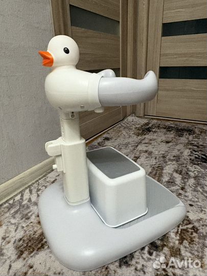 Утка для купания младенцев