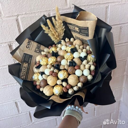 Букет из орехов и конфет