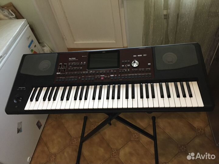 Синтезатор Korg Pa 700