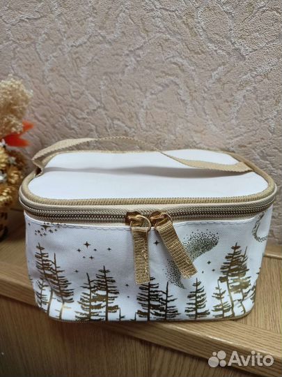 Косметички Ив Роше