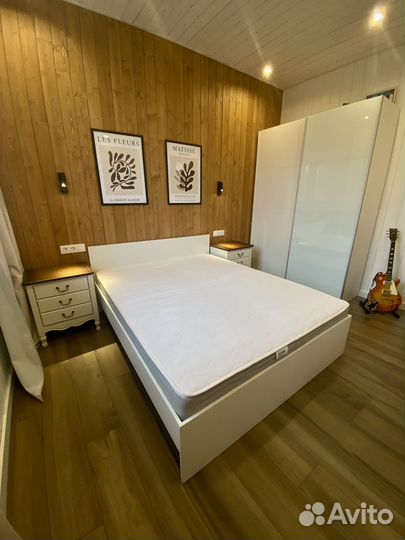 Кровать двухспальная с матрасом 160 200