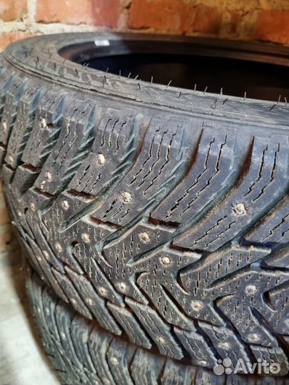 Nokian Tyres Hakkapeliitta 8 235/45 R18