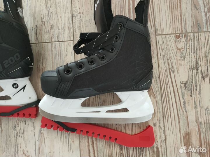 Коньки хоккейные