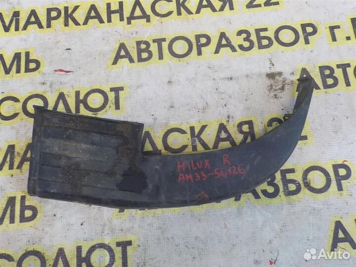 Накладка заднего бампера правая Toyota Hilux viii