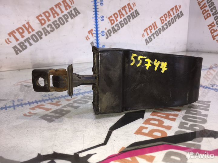 Шкода Ограничитель открытия передней двери Лев