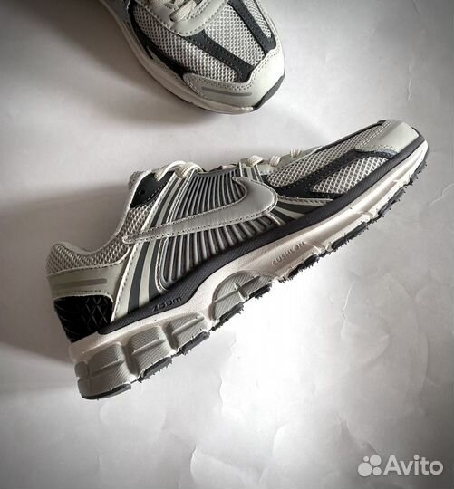 Кроссовки Nike zoom vomero 5