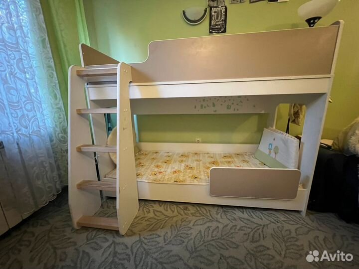 Детская двухярусная кровать с матрасом бу