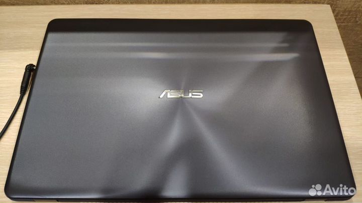 Игровой ноутбук Asus R542U i3-8130U 8/250Gb Win 10