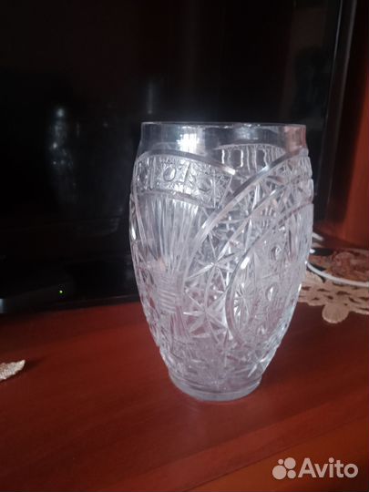 Хрустальная ваза