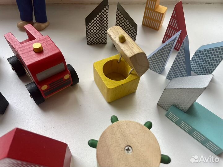 Фирменные деревянные игрушки и Duplo