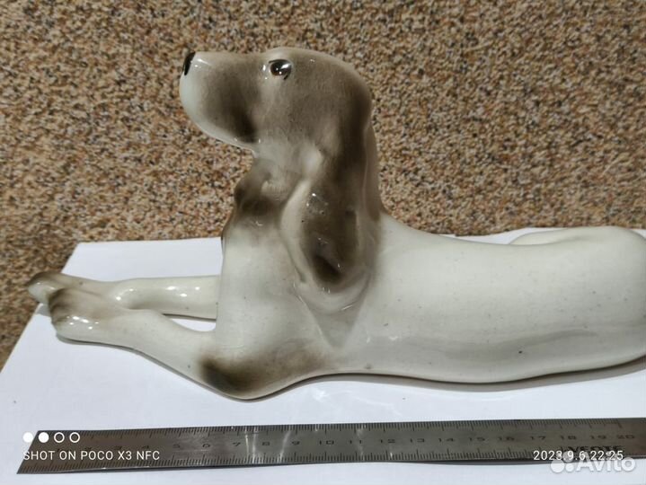 Крупная статуэтка собаки