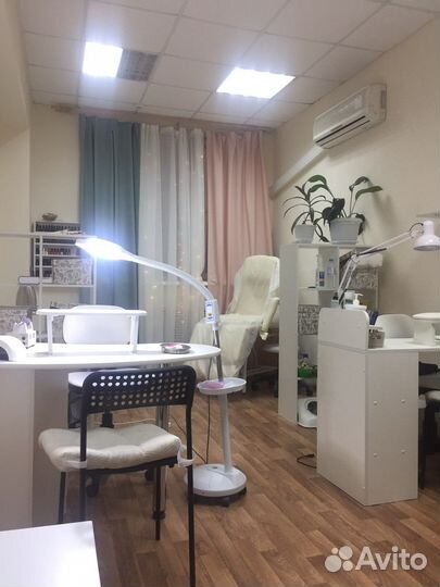 Аренда рабочего место (маникюр,педикюр )