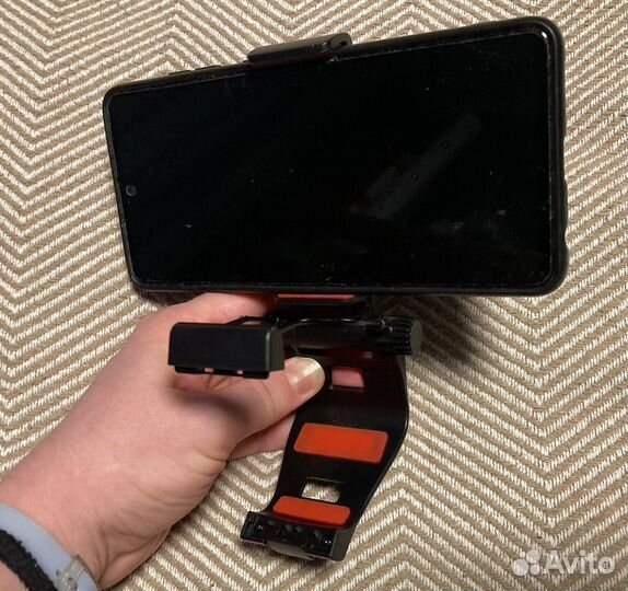 Держатель для геймпада с телефоном