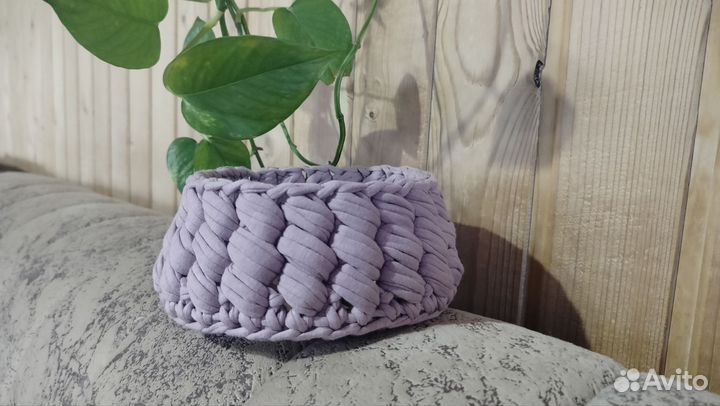 Корзина вязаная из трикотажной пряжи