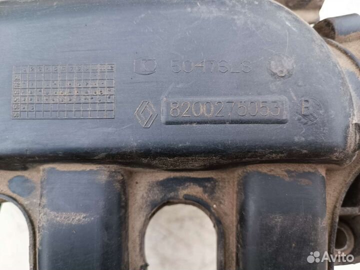 Впускной коллектор Рено Меган 2. 1.6 л. K4M812