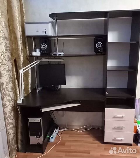 Компьютерный стол