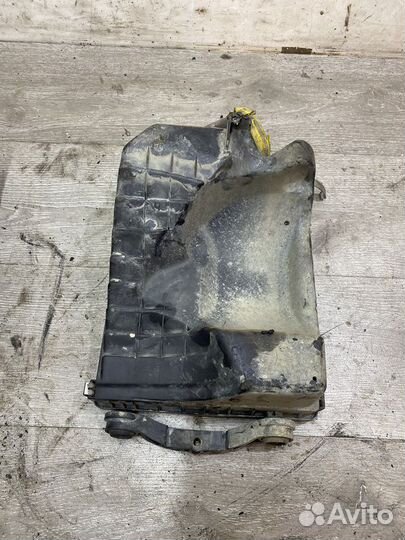 Корпус воздушного фильтра Opel Astra