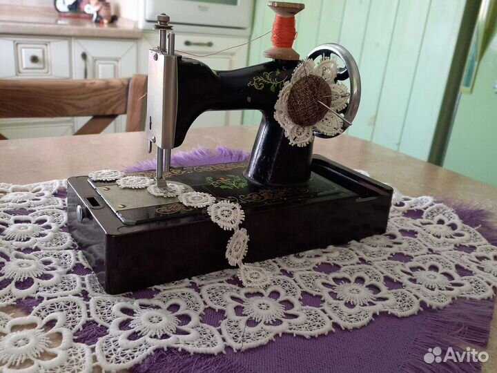 Детская швейная машинка