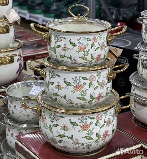 Набор кастрюль